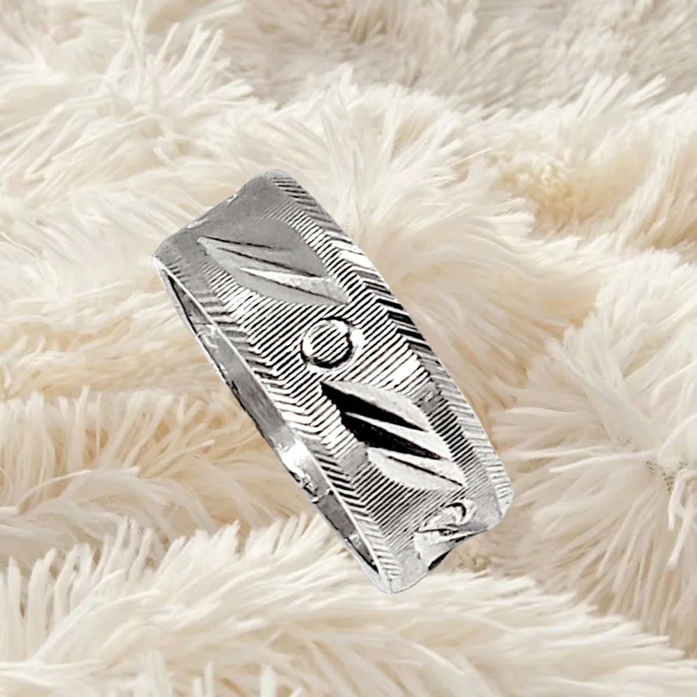 Sterling Silver Ring with Interesting Design. Size 3. NWOT.
